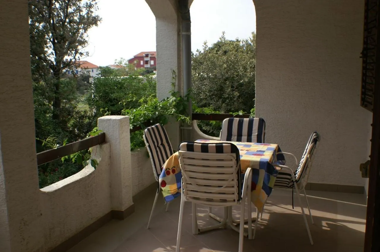 Apartments With A Parking Space Mandre, Pag - 4075  Mandre